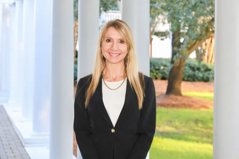 Photo of Denise Harle